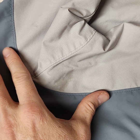 Columbia Women's S lightweight hooded jacket - Picture 9 of 13